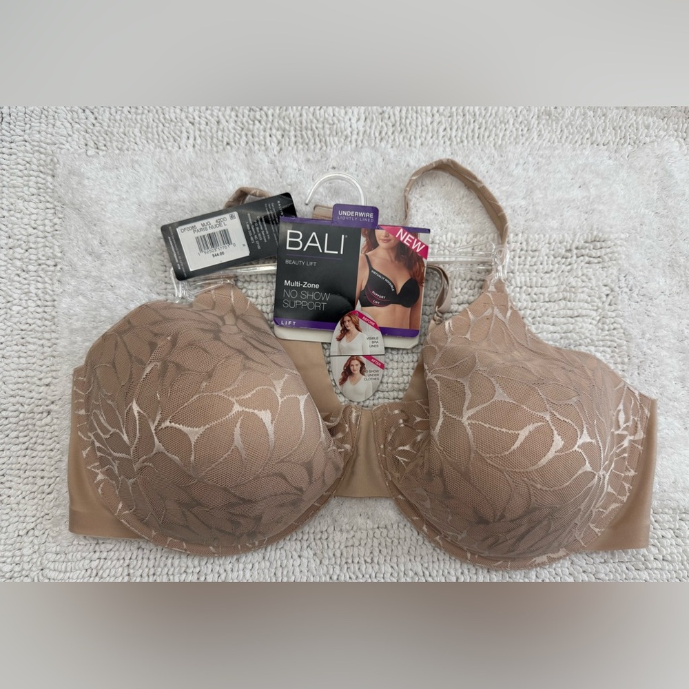 Bali Women's Nude underwire Bra with Leaf Pattern